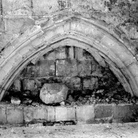 Vestige de la partie supérieure d'une fenêtre (1994)