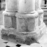 La base du pilier du bras sud du transept (1979)