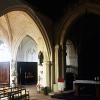 Vue partielle de la chapelle nord (à gauche) et du choeur vers le nord-est (1996)