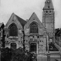 L'ancienne église avant sa destruction par le bombardement de mai 1940