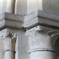 Chapiteaux de l'arcade de la chapelle sud (2001)