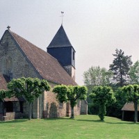 L'église dans son environnement vue du sud-ouest (2001)
