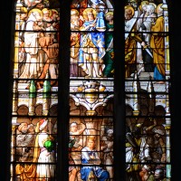 Vitrail du 19ème siècle de saint Louis à la chapelle sud de la nef (2016)