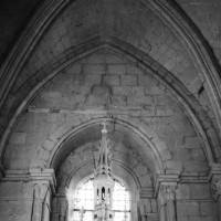 Vue partielle du choeur et de sa niche d'autel