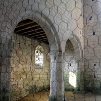 Vue partielle des arcades du mur gouttereau sud de la nef vers le sud-ouest (2016)