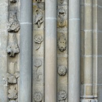 Détails des piédroits de gauche du portail ouest (2015)