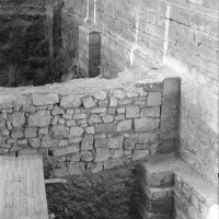 Les fondations du mur gouttereau sud de la nef (1974)