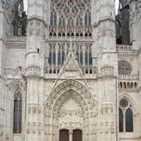 Vue partielle de la façade du bras sud du transept (2015)