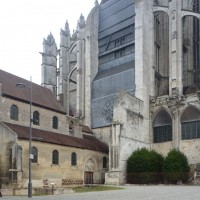 La cathédrale et la Basse-Oeuvre vues du sud-ouest (2015)