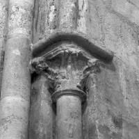 Chapiteau du 13ème siècle dans le bras nord du transept (1994)