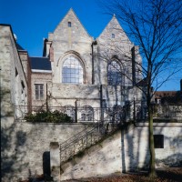 L'église dans son environnement vue du sud (1991)