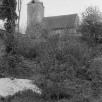 L'église dans son environnement vue du nord (1975)