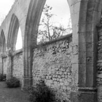Les arcades du mur gouttereau sud de la nef (1995)