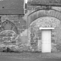 Portes d'accès à l'ancienne ferme monastique (1992)